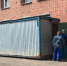 Вместо военной палатки у госпиталя ветеранов поставили строительный вагончик для врачей - 76.Ru