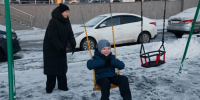 Всё началось с обычной простуды и ушиба: мама школьника рассказала, как болезнь сына изменила жизнь семьи — видео - 76.Ru
