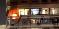 После массовой атаки беспилотников на Москву в пригороде вспыхнули две многоэтажки — кадры - 76.Ru