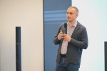ЛДПР предложила снизить пенсионный коэффициент для опекунов детей-инвалидов