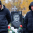 Дмитрий Виноградов (справа) похоронил своих детей после трагедии  | Источник: Мария Ленц / NGS24.RU - 76.Ru