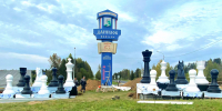 Стелу в шахматной стилистике устанавливают на трассе М8 в Ярославской области - Ярославский регион