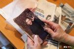 Фото дочки Нина Арнольдовна хранит в файлике — альбома у нее нет | Источник: Владислав Лоншаков / E1.RU