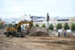 Михаил Евраев проинспектировал благоустройство площади Юности и реконструкцию бассейна в Ярославле